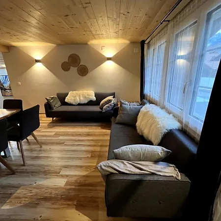 Mountain Homes - Kathmandu Apartament Bönigen